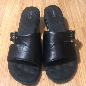 Black Walking Cradle sandals.